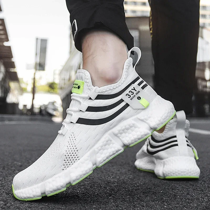 Sepatu kets lari ringan untuk  - Breathable Mesh Athletic Shoes ulasan dan harga