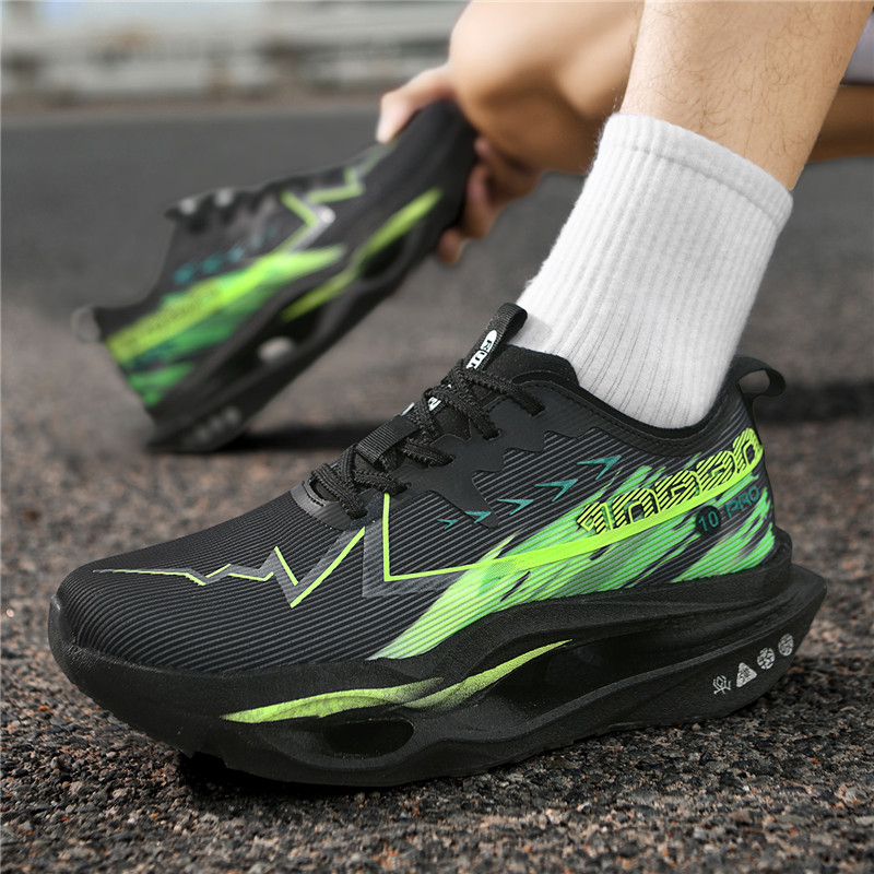 Sepatu Lari dengan Sol Karbon  - Carbon Plate Marathon Racing Shoes ulasan dan harga